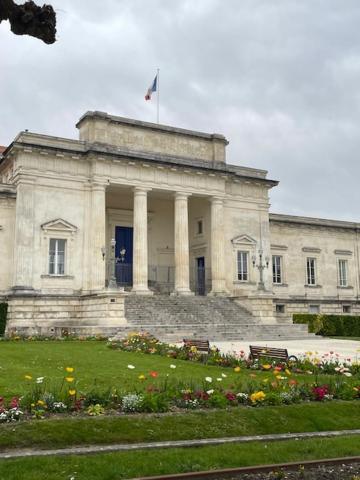 L'Insolite Saintes Luaran gambar